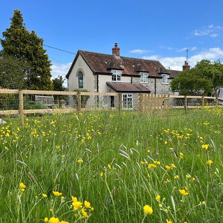 Charming Modernized Country Cottage Near Mere, Wiltshire Mere  Exterior foto